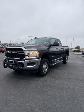 2020 RAM 2500 Tradesman Crew Cab 4X4 6'4' Box