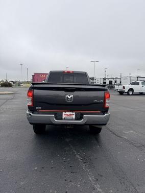 2020 RAM 2500 Tradesman Crew Cab 4X4 6'4' Box