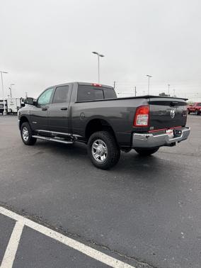 2020 RAM 2500 Tradesman Crew Cab 4X4 6'4' Box