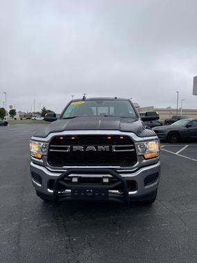 2020 RAM 2500 Tradesman Crew Cab 4X4 6'4' Box