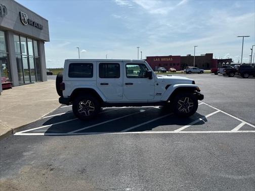 2025 Jeep Wrangler 4-Door Sahara 4x4