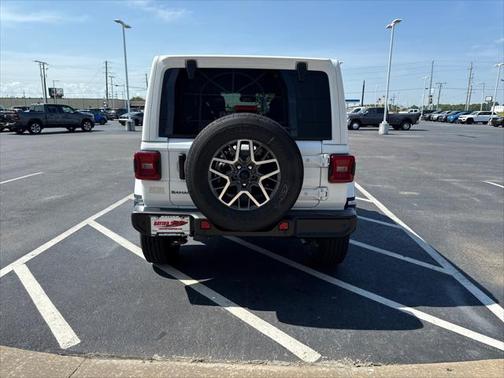 2025 Jeep Wrangler 4-Door Sahara 4x4