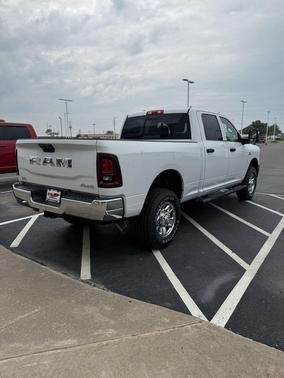 2025 RAM 2500 Tradesman Crew Cab 4x4 6'4' Box