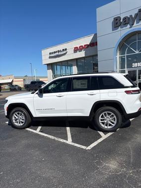 2026 Jeep Grand Cherokee Laredo