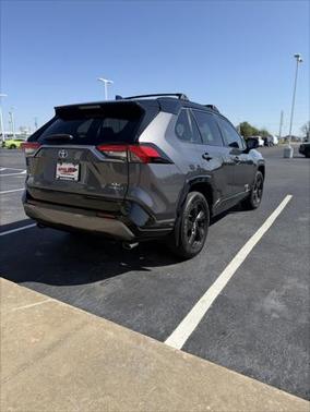 2019 Toyota RAV4 Hybrid SE