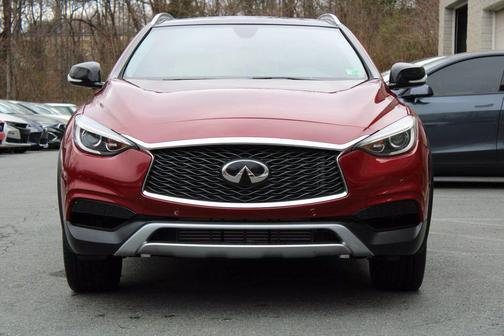 2017 INFINITI QX30 Premium
