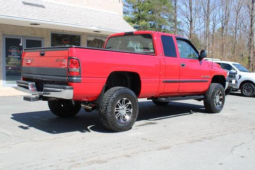 Red 2000 Dodge Ram 1500 Short Bed