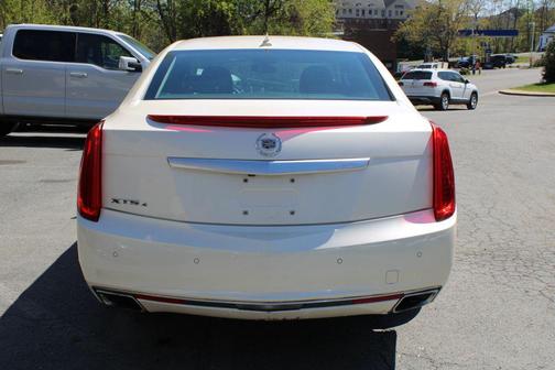 White Diamond Tricoat 2013 Cadillac XTS Luxury