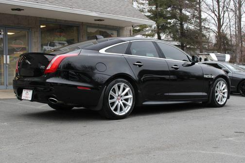 2017 Jaguar XJ XJ R-Sport