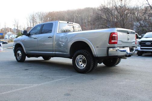 2021 RAM 3500 Laramie Crew Cab 4x4 8' Box