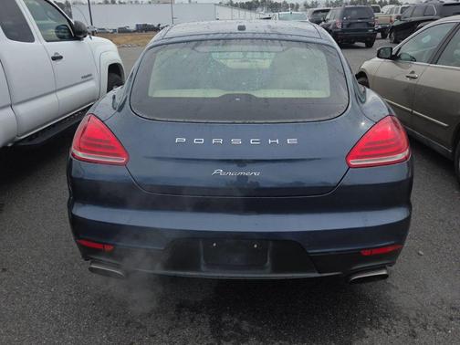 2015 Porsche Panamera 4