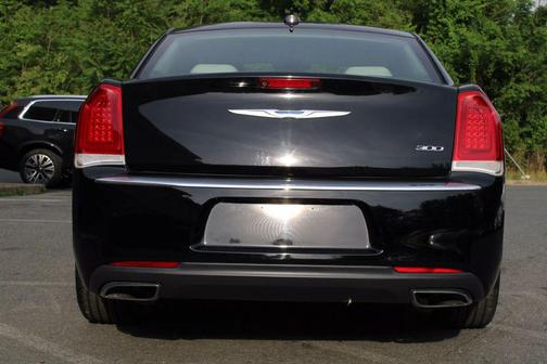 2018 Chrysler 300 Limited