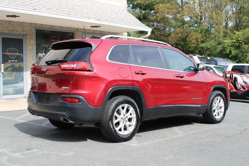 2017 Jeep Cherokee Sport