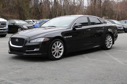 2017 Jaguar XJ XJ R-Sport
