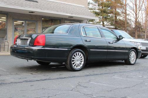2003 Lincoln Town Car Signature