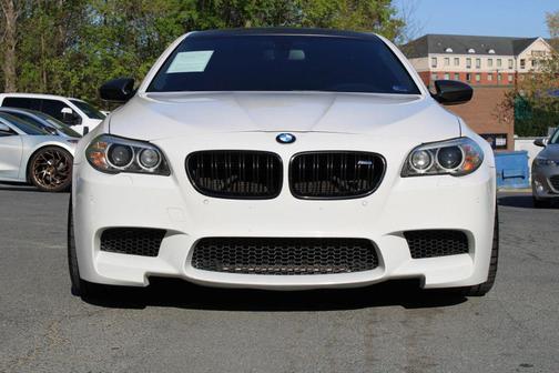 Alpine White 2016 BMW M5 Base