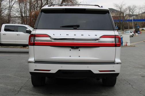 White 2018 Lincoln Navigator L Black Label