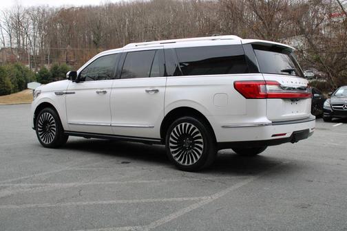 White 2018 Lincoln Navigator L Black Label