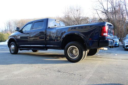 True Blue Pearlcoat 2018 RAM 3500 Limited Crew Cab 4x4 8' Box