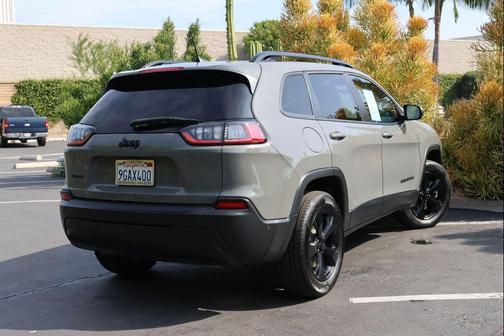 Sting-Gray Clearcoat 2023 Jeep Cherokee Altitude