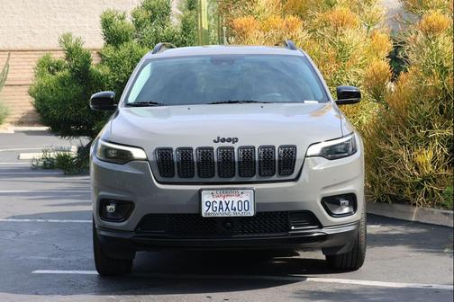 Sting-Gray Clearcoat 2023 Jeep Cherokee Altitude