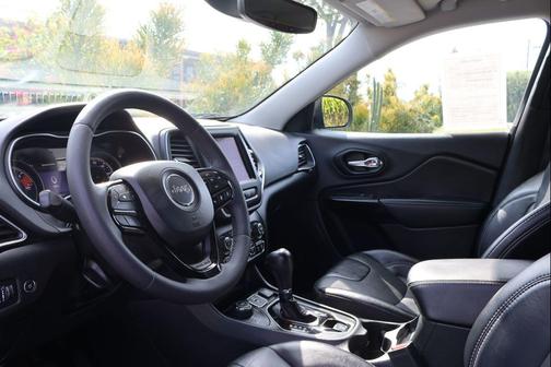 Sting-Gray Clearcoat 2023 Jeep Cherokee Altitude