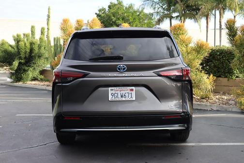 2023 Toyota Sienna Limited