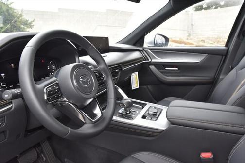 2025 Mazda CX-90 PHEV Premium Plus