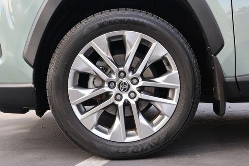 2022 Toyota RAV4 XLE Premium