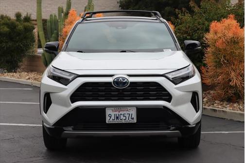 2023 Toyota RAV4 Hybrid SE