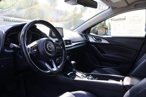 2018 Mazda Mazda3 Touring
