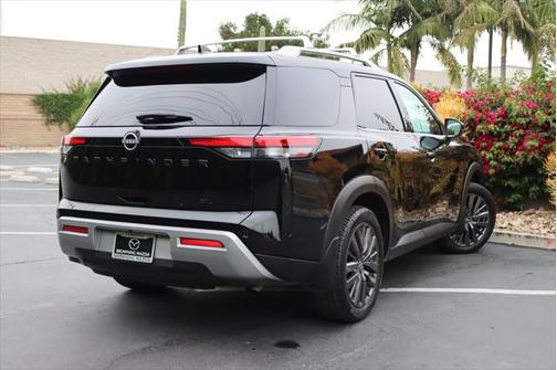 2022 Nissan Pathfinder SL 2WD