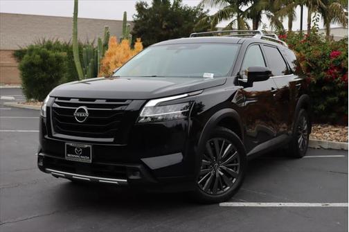 2022 Nissan Pathfinder SL 2WD