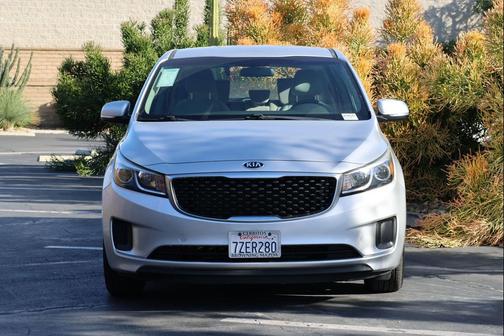 2017 Kia Sedona L
