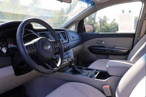 2017 Kia Sedona L