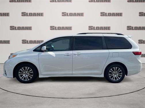 2019 Toyota Sienna XLE
