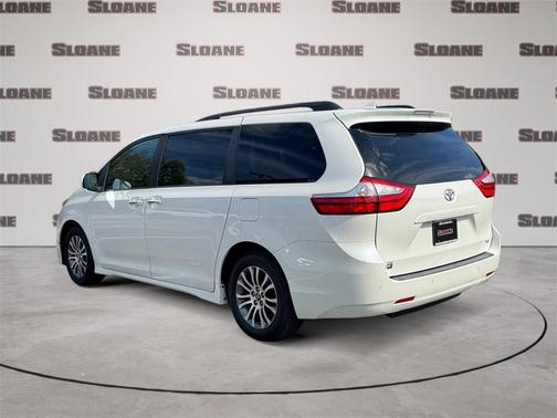 2019 Toyota Sienna XLE
