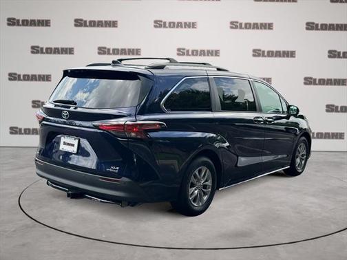 2022 Toyota Sienna XLE 7 Passenger