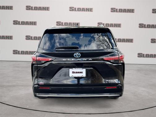 2023 Toyota Sienna Platinum 7 Passenger