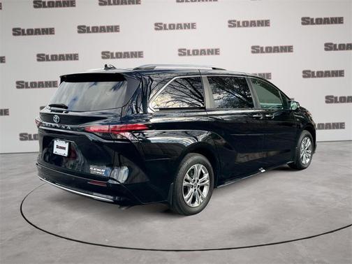 2023 Toyota Sienna Platinum 7 Passenger