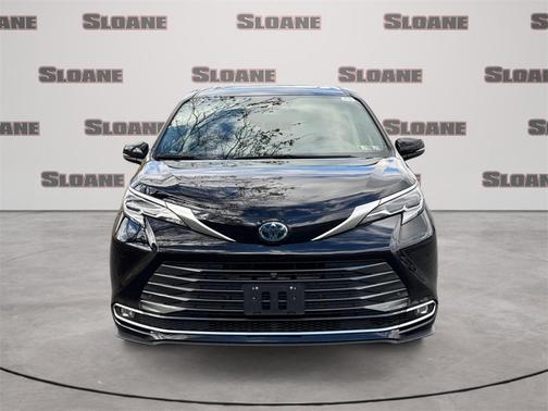 2023 Toyota Sienna Platinum 7 Passenger