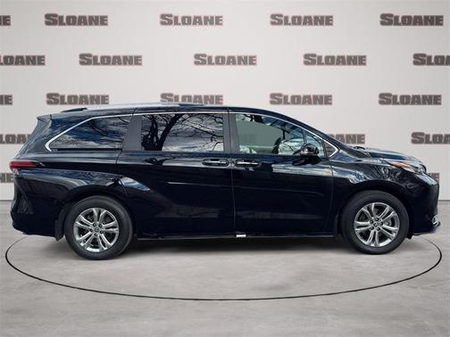 2023 Toyota Sienna Platinum 7 Passenger