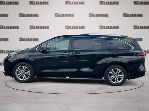 2023 Toyota Sienna Platinum 7 Passenger