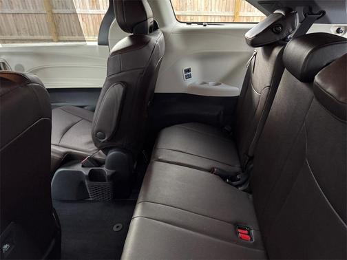 2023 Toyota Sienna Platinum 7 Passenger