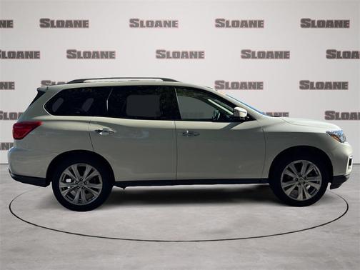 2019 Nissan Pathfinder SL