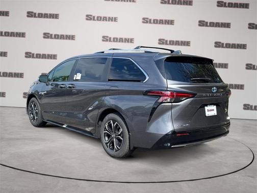 2025 Toyota Sienna Platinum 7 Passenger