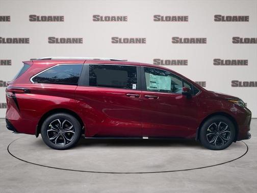 2025 Toyota Sienna Platinum 7 Passenger
