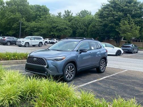 2025 Toyota Corolla Cross XLE