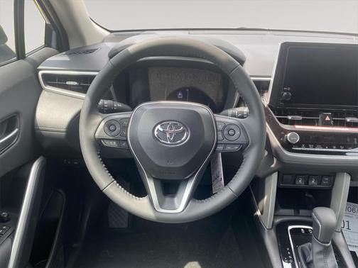 2025 Toyota Corolla Cross XLE