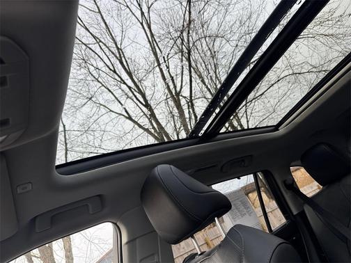 2025 Toyota Highlander Hybrid Platinum